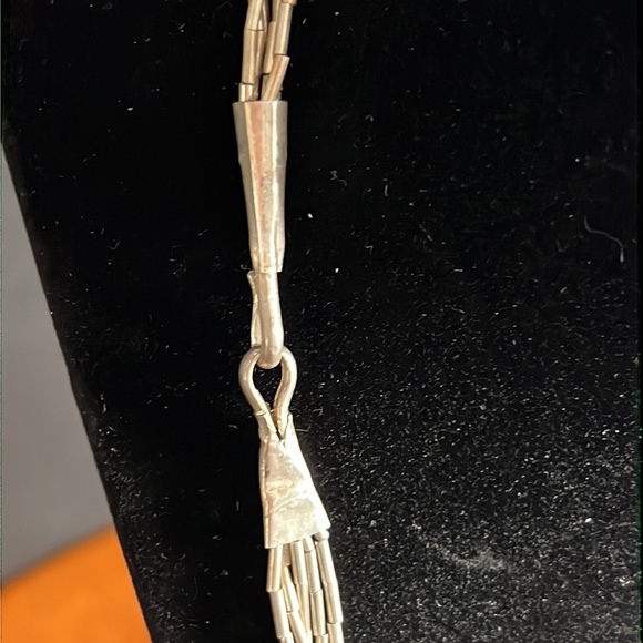 Vintage Native American Liquid Silver Necklace 5 Stranded Multi Chain Hook Clasp - Picture 3 of 5
